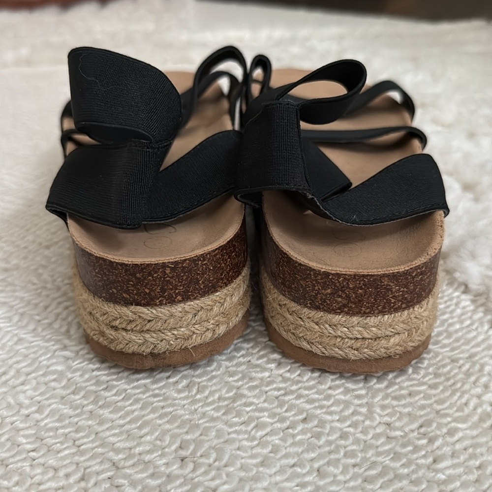 Sandal - Picture 5 of 6